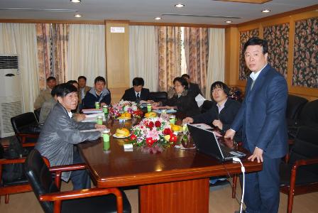 十大滚球体育app官网分党委书记、材料实验教学中心唐颂超做验收汇报